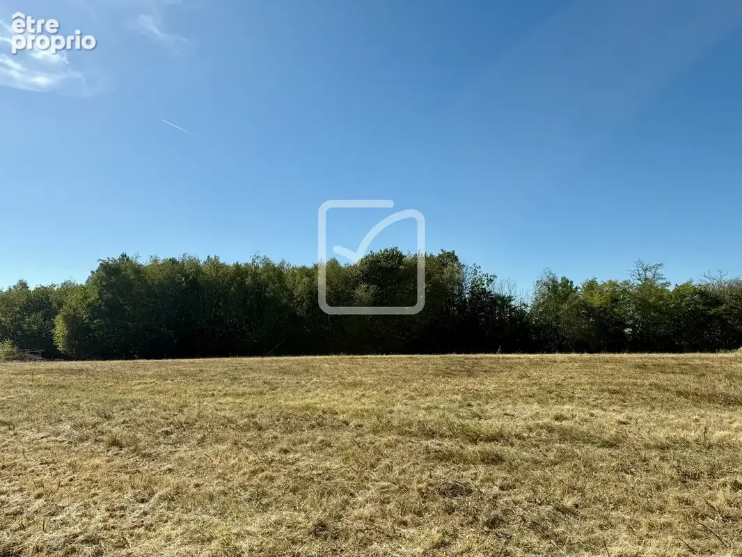 Photo Terrain à Marcillac-Saint-Quentin au prix de 45 000€