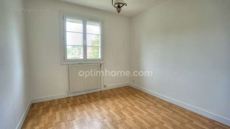 Maison à VERNEUIL-EN-HALATTE