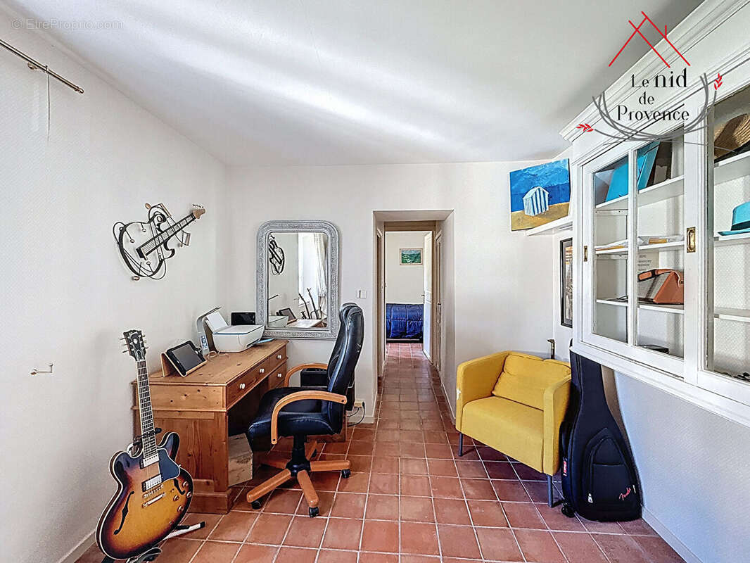 Maison de ville au coeur du village - photo 11