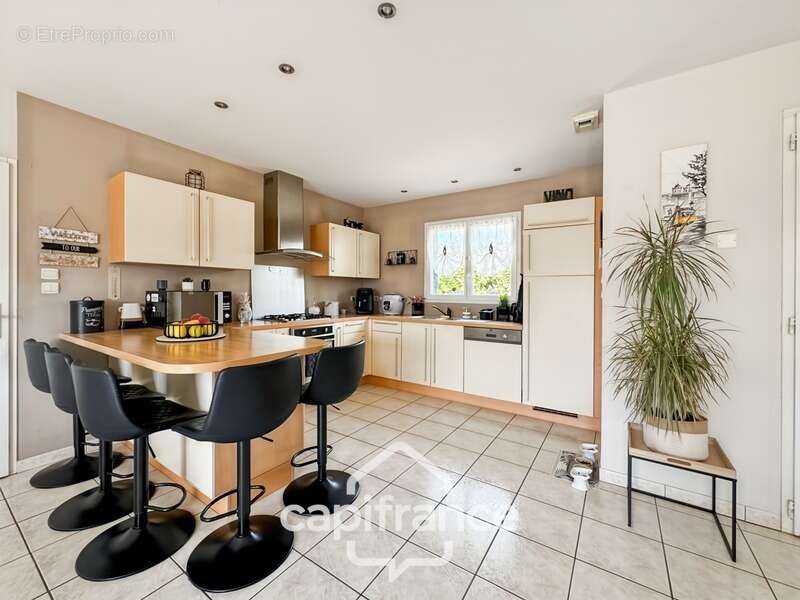 Maison à BOUGE-CHAMBALUD