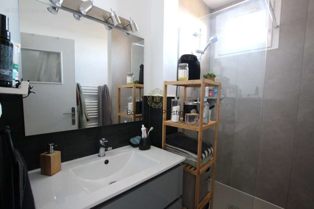 Appartement t3 avec loggia, cave et garage - photo 6