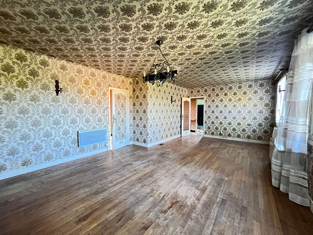 Maison à CERCY-LA-TOUR