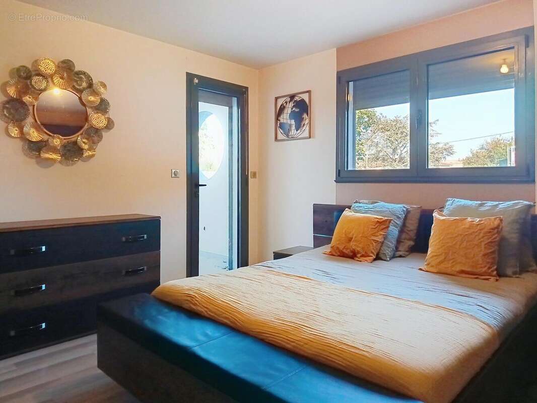 Photo 6 - Maison à PINS-JUSTARET