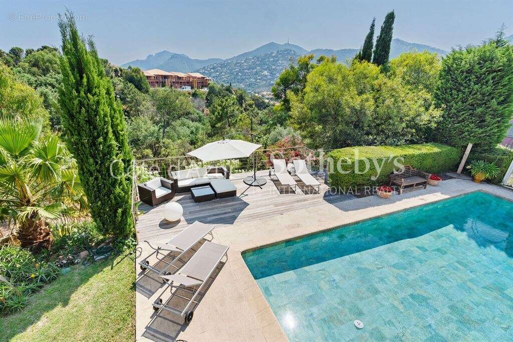 Maison à THEOULE-SUR-MER