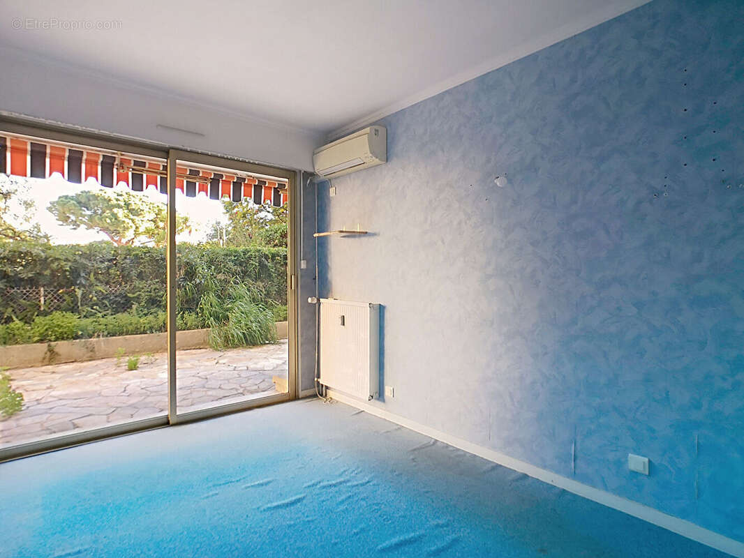 Appartement à VALLAURIS