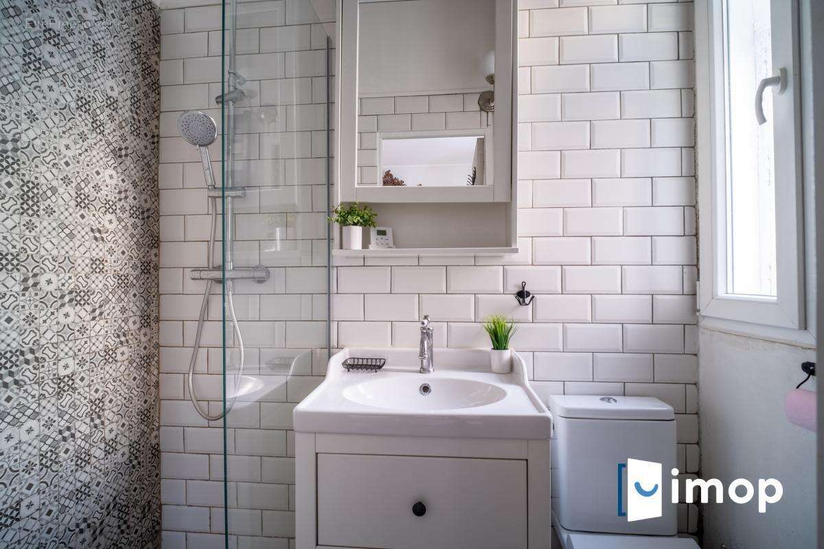 Appartement à PARIS-14E