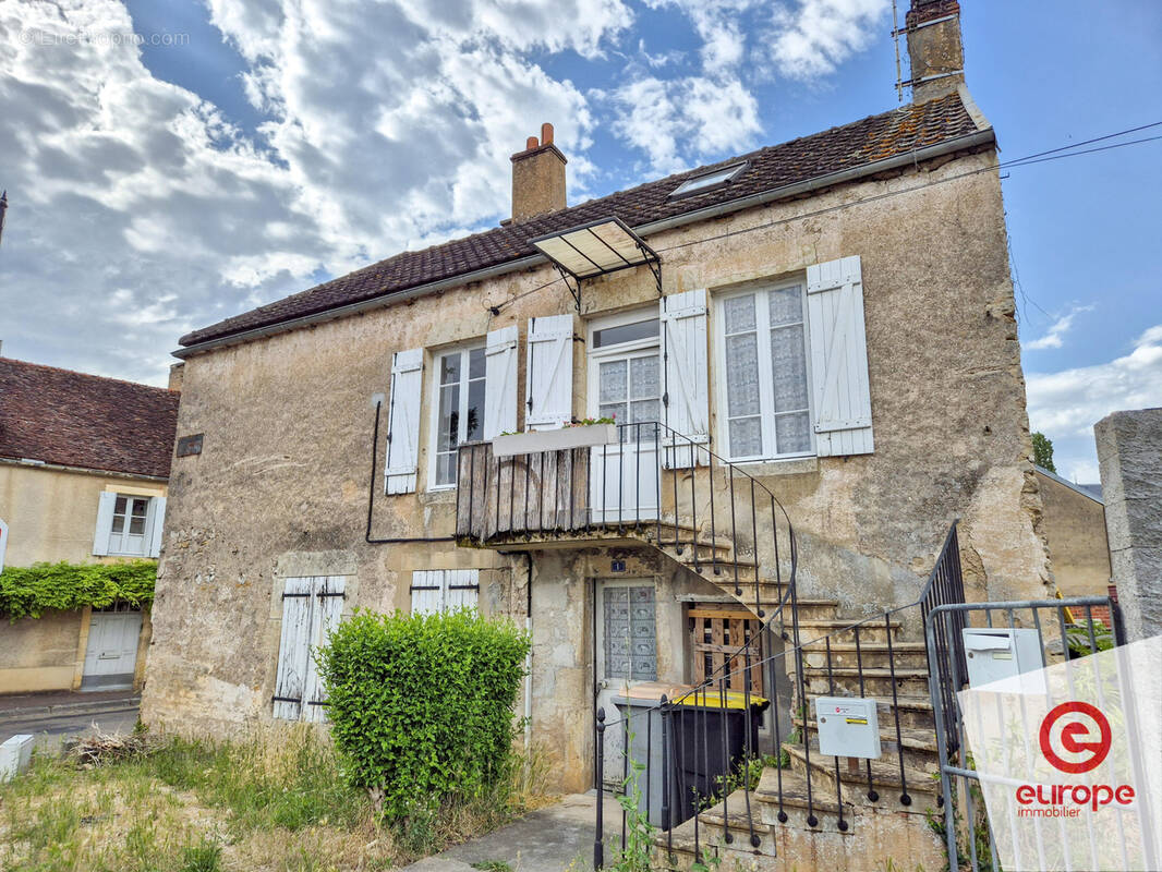 Maison à L'ISLE-SUR-SEREIN