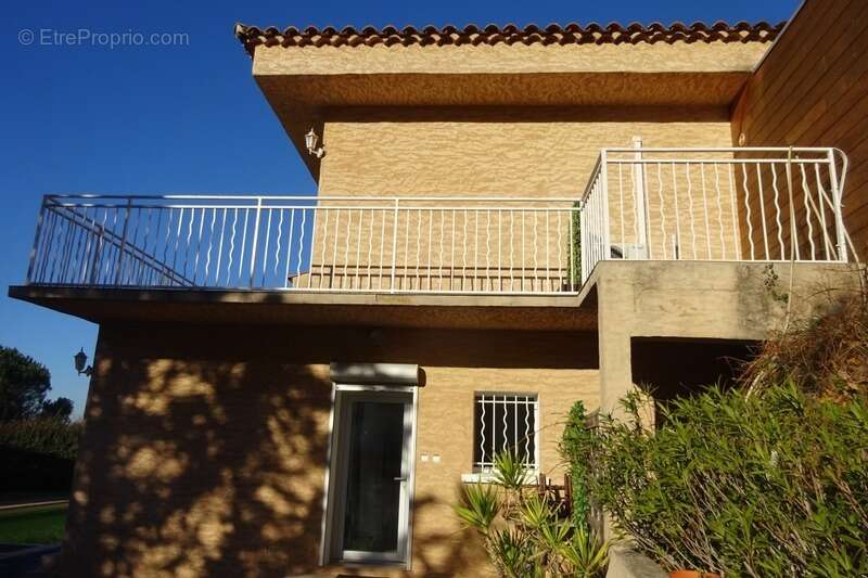 Maison à COLLOBRIERES