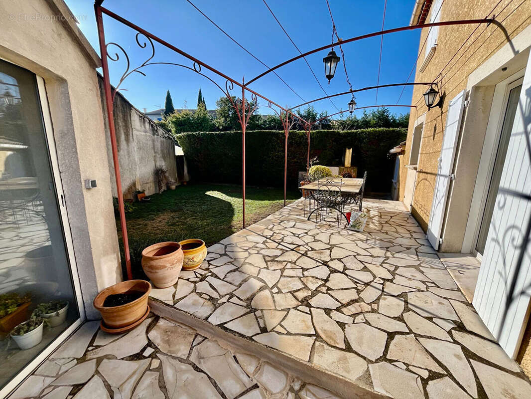 Maison à L'ISLE-SUR-LA-SORGUE