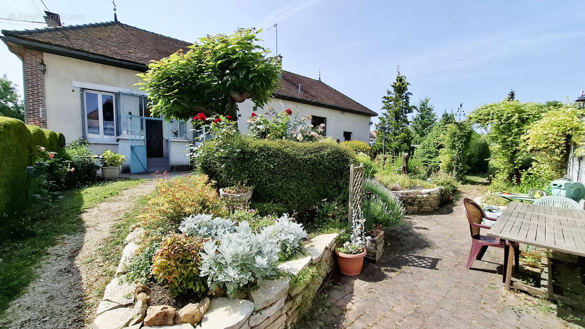 Maison à LUSIGNY-SUR-BARSE