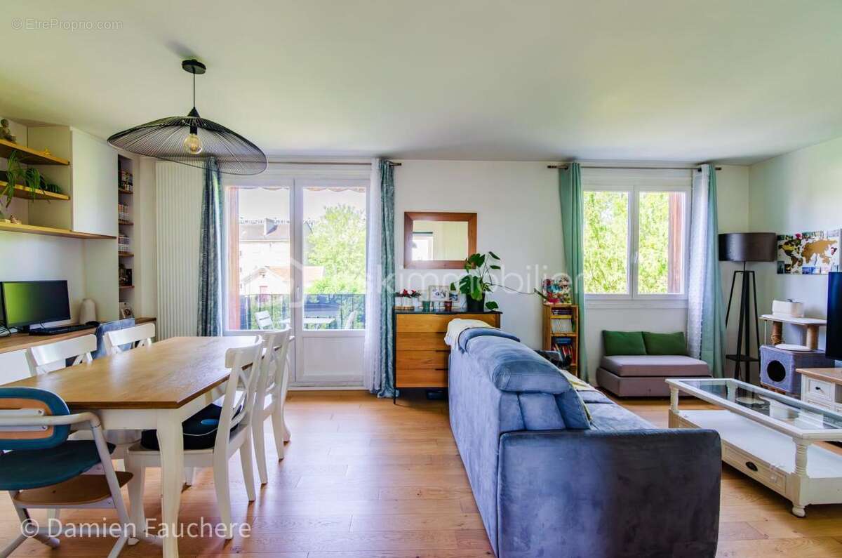 Massy Descartes, Appartement 4 pièces en très bon état, avec balcon, cave et garage ! - photo 3