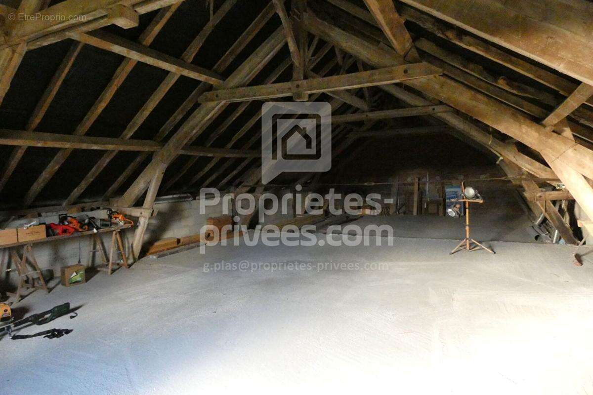 Maison à MERCUES