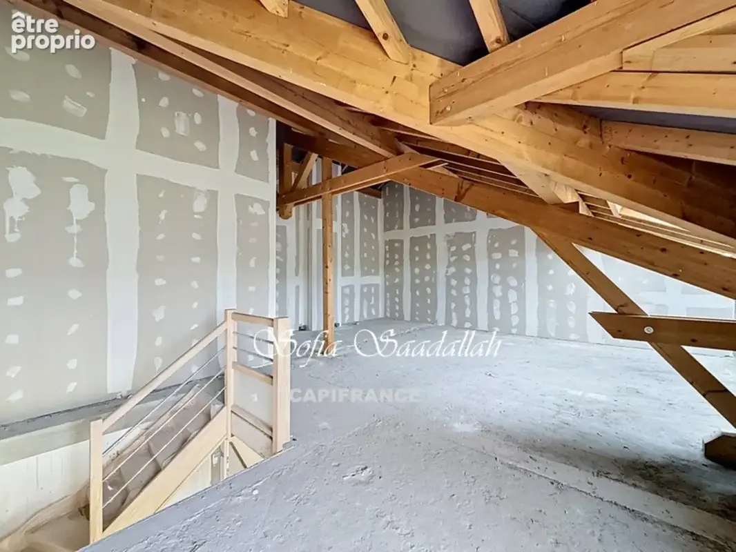 Appartement T4 duplex en plateau dans résidence entièrement rénovée – Vue Mont-Blanc – Dernier étage - photo 4