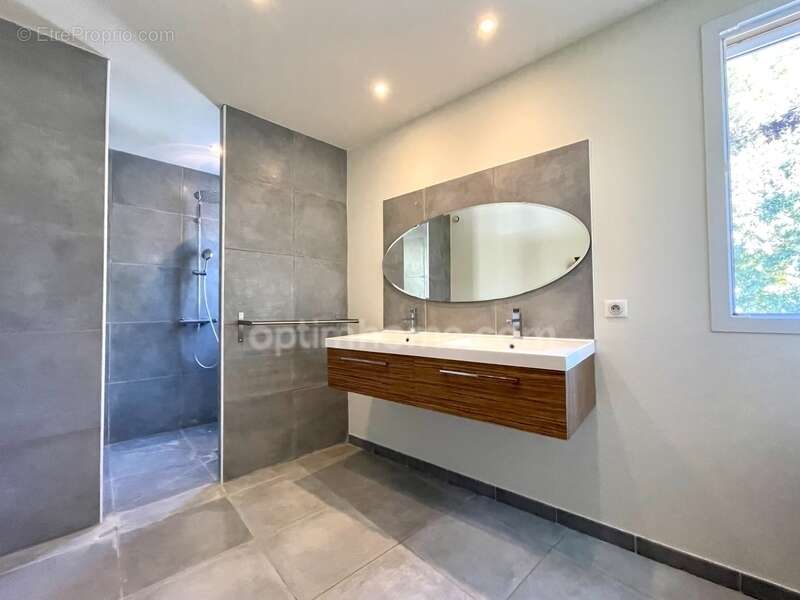 Maison contemporaine avec appartement indépendant et garage - Aigues-Mortes - photo 11