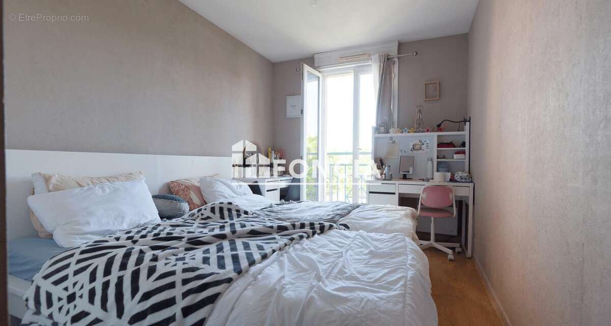 Appartement à SAINT-PIERRE-DU-PERRAY