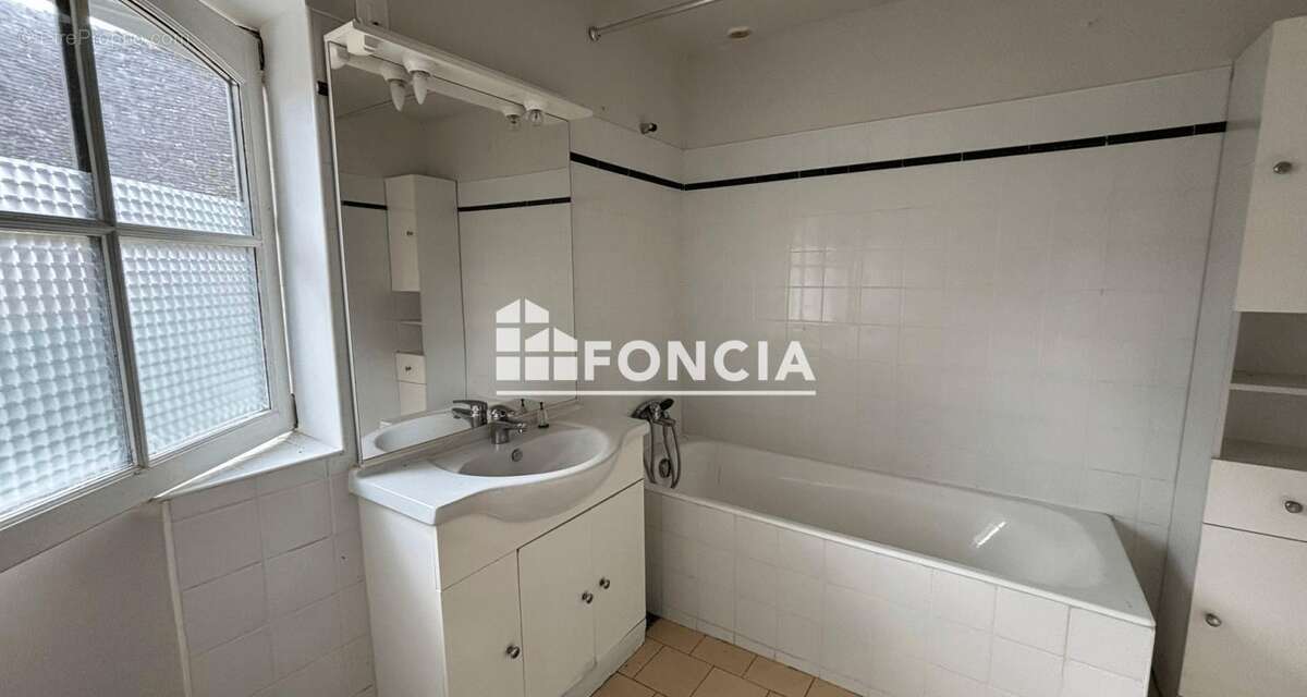 Maison à SAINT-MARCEAU