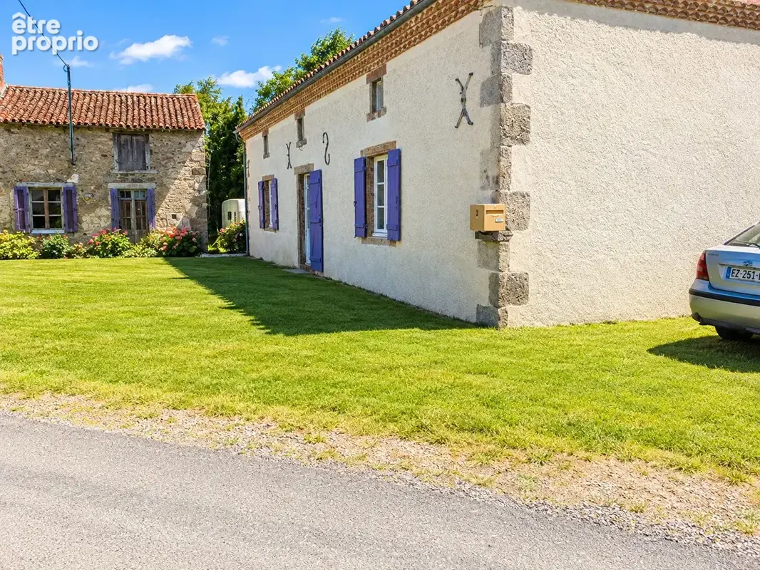 Adriers - Corps de ferme rénové de 3 chambres avec jardin. Classement énergétique A ! Une maison exceptionnelle. - photo 2