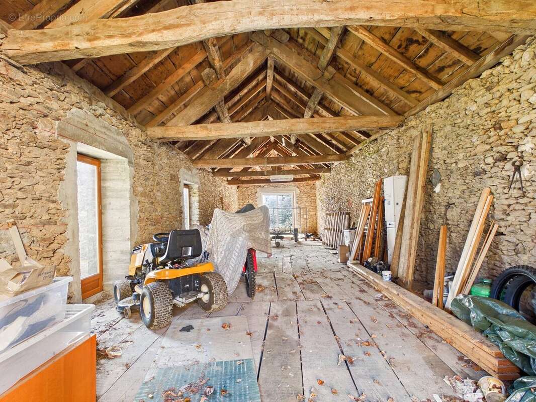 Maison à LA SALVETAT-PEYRALES