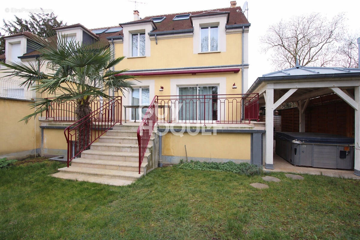 Maison à VILLECRESNES