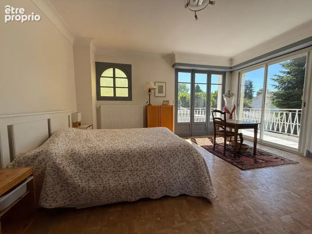 Rare ! Grande maison familiale de 6 chambres au calme à deux pas du centre ville - photo 13