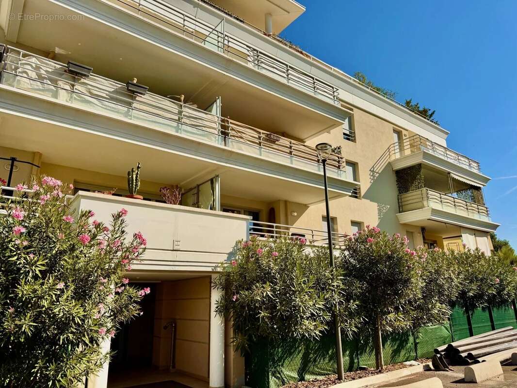 Appartement à MANDELIEU-LA-NAPOULE