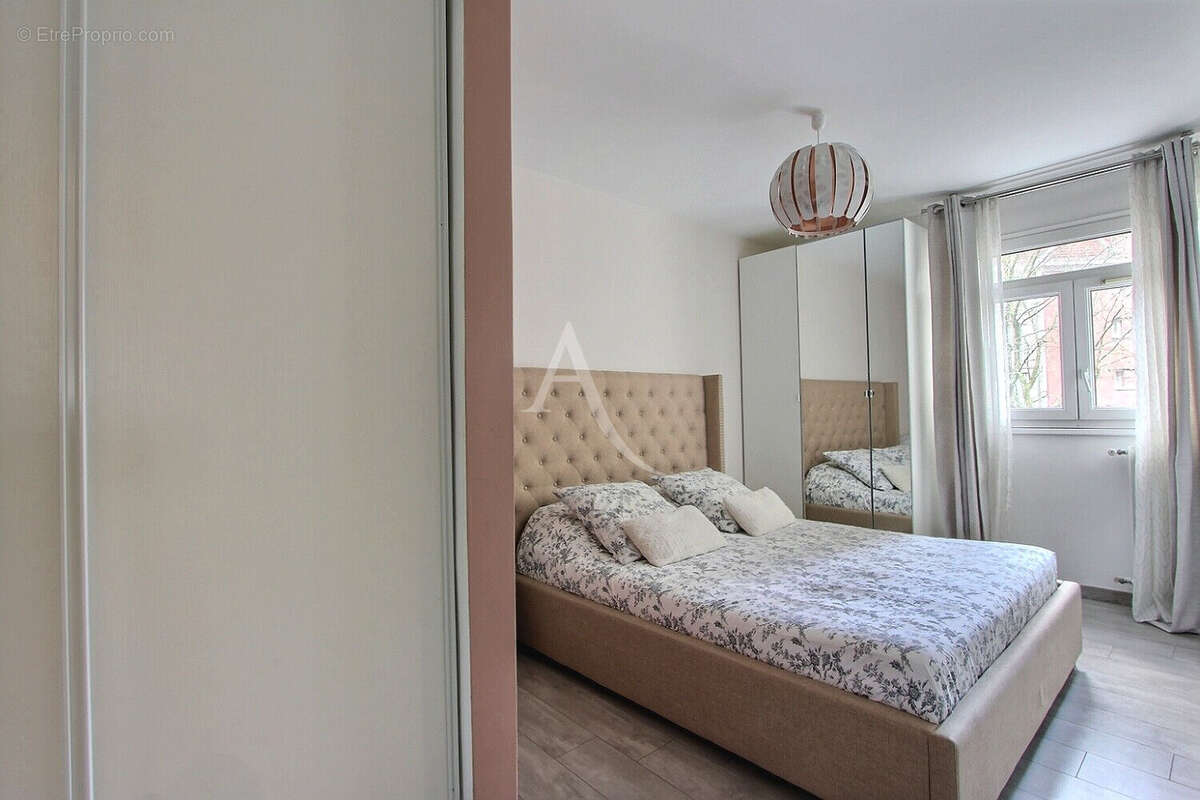 Appartement à VILLENEUVE-LA-GARENNE