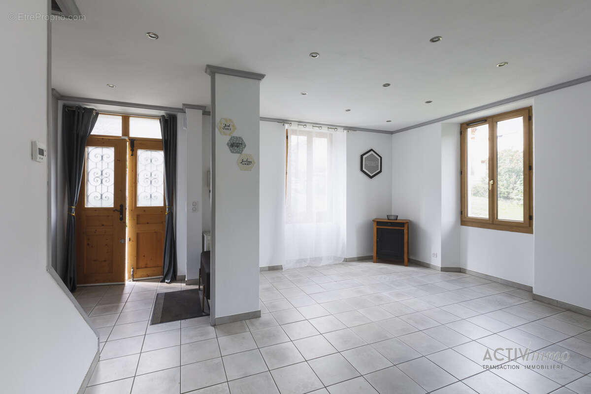 Maison à LES AVANCHERS-VALMOREL