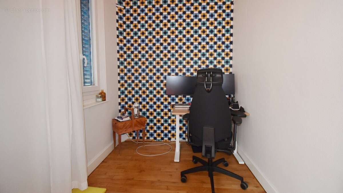 Maison de ville à vendre à Vichy, 3 chambres et bureau, garage et jardin. - photo 6