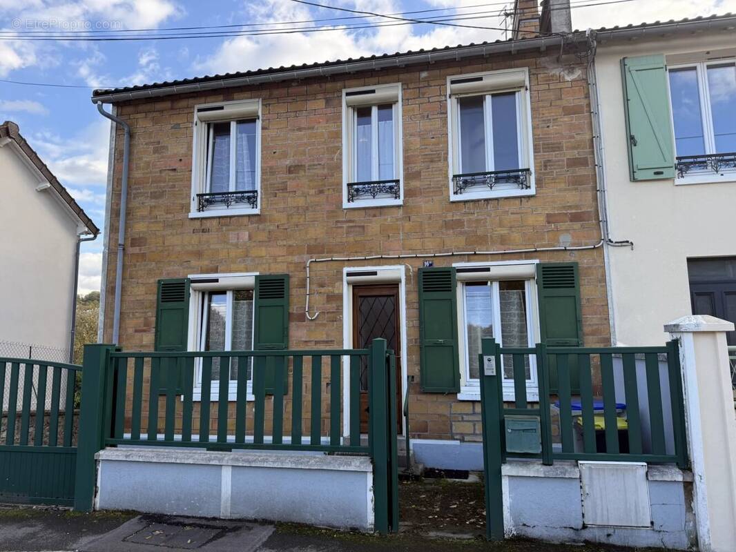 Maison à SAINT-CHERON