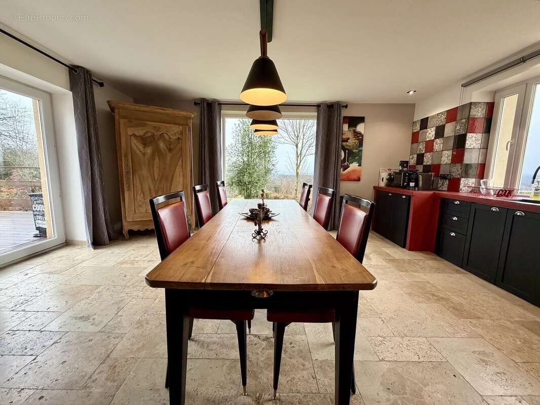 Maison à DUN-LES-PLACES