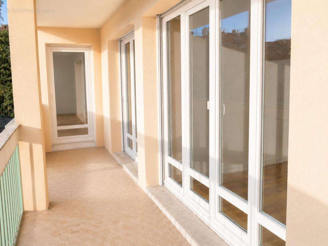 Appartement T3 de 75 m² avec balcon, garage et cave – Centre-ville de Vesoul - photo 7