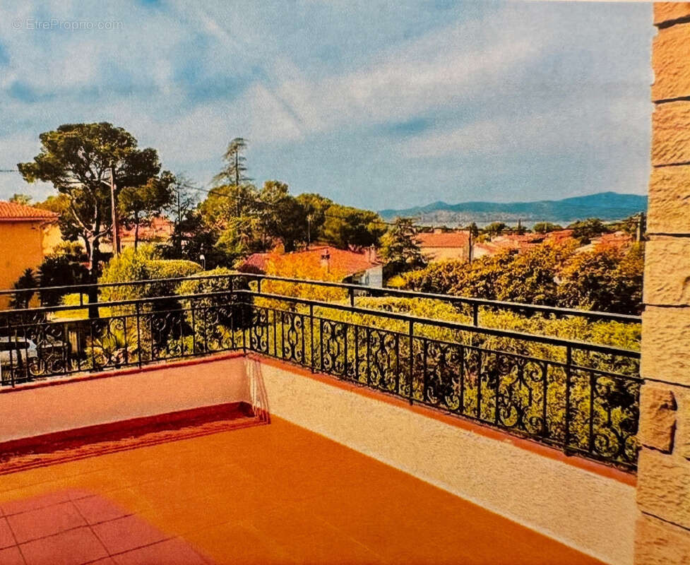 Appartement à SAINT-RAPHAEL