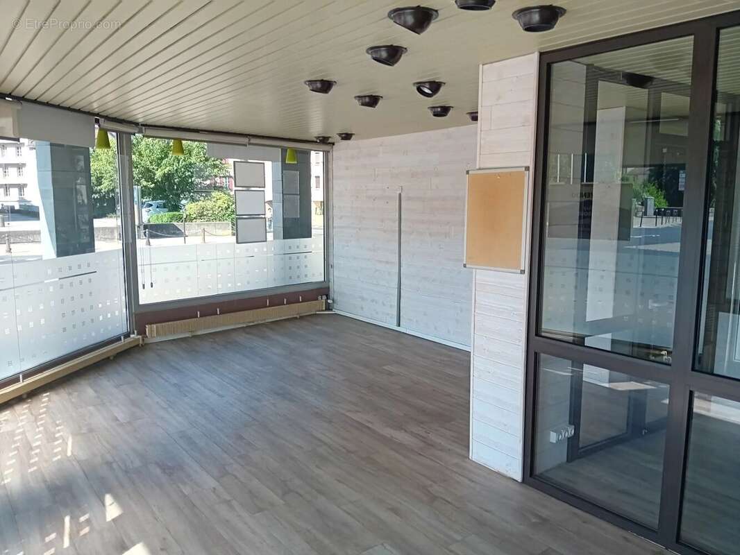 Commerce à AURILLAC