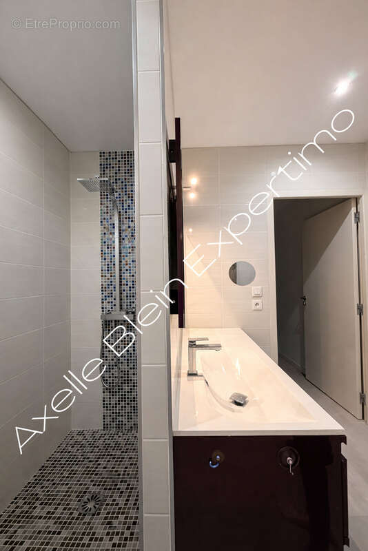 Bien rare à Aubagne   Appartement de caractère 128m2 habitable + chai de 100 m2   potentiel loft / atelier - photo 13