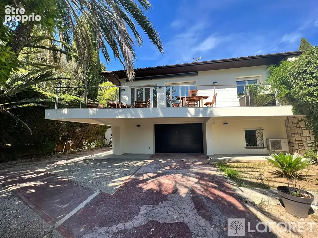 Villa  à côté de Monaco avec magnifique éxterieur,  double garage  et plusieurs places de parkings - photo 8