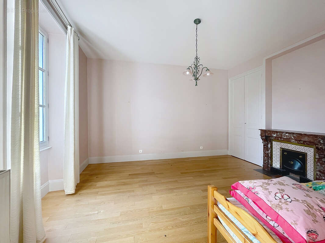 Maison à SAINT-GENIS-LAVAL