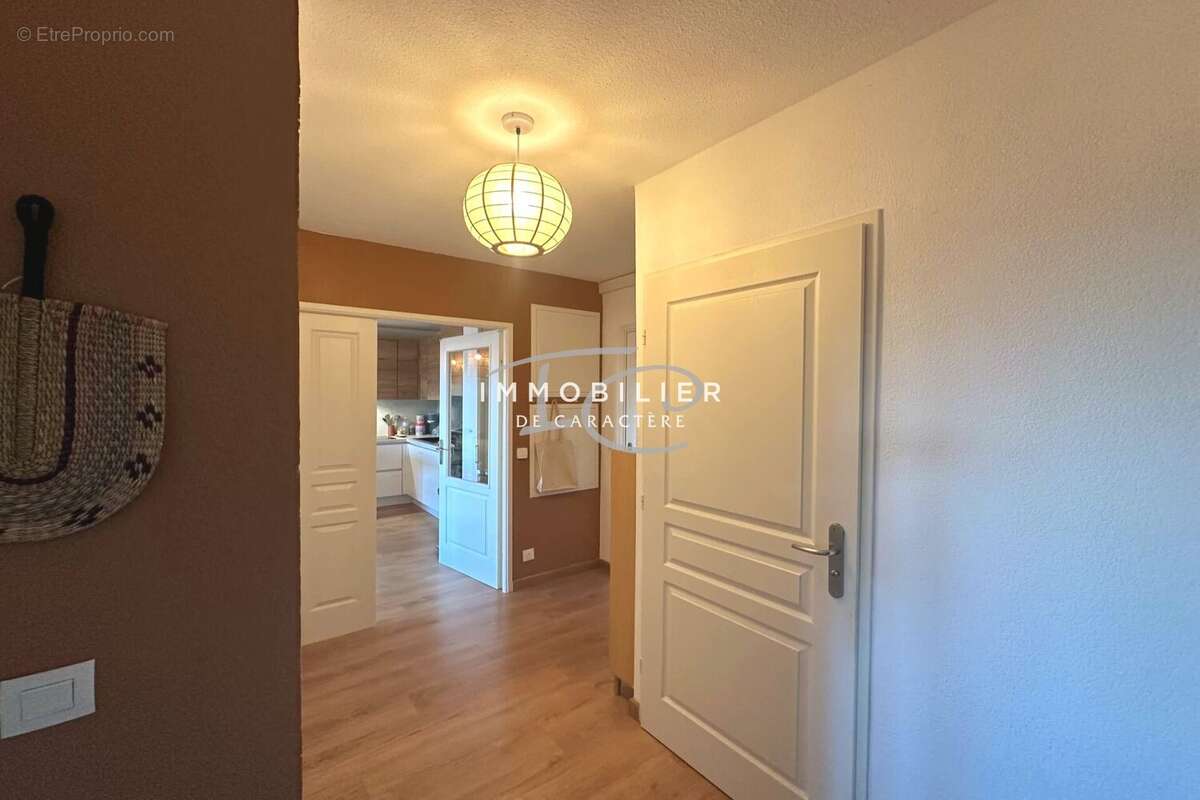 Appartement à LA CROIX-VALMER