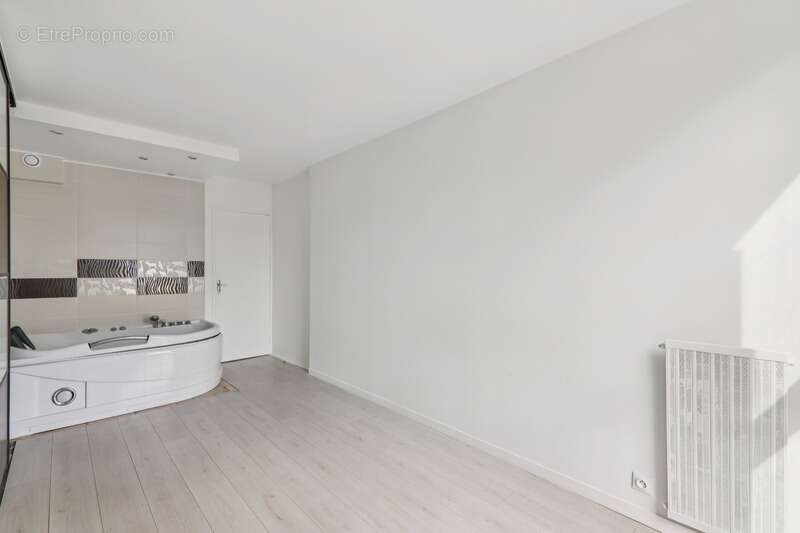 Appartement à SAINT-MAUR-DES-FOSSES