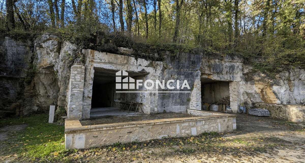 Hameau à vendre à 1 940 000 euros - photo 17