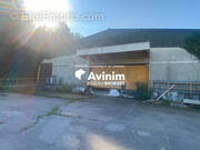 Commerce à NEAUFLES-SAINT-MARTIN