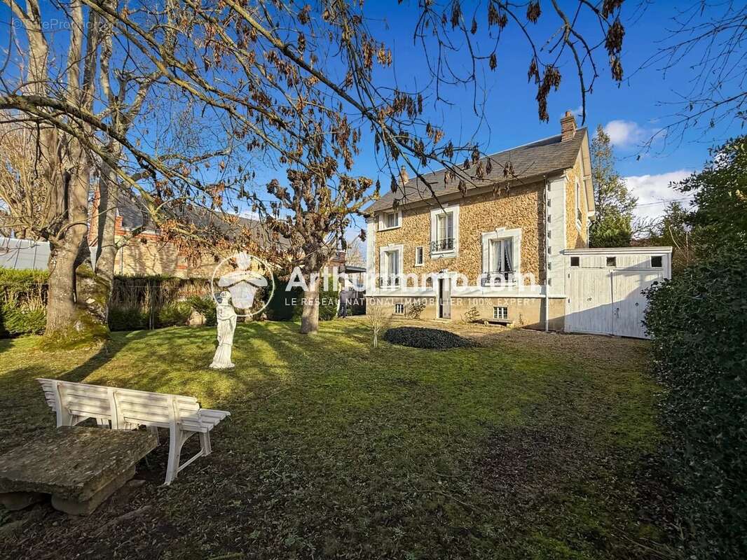 Maison à SOISY-SUR-SEINE