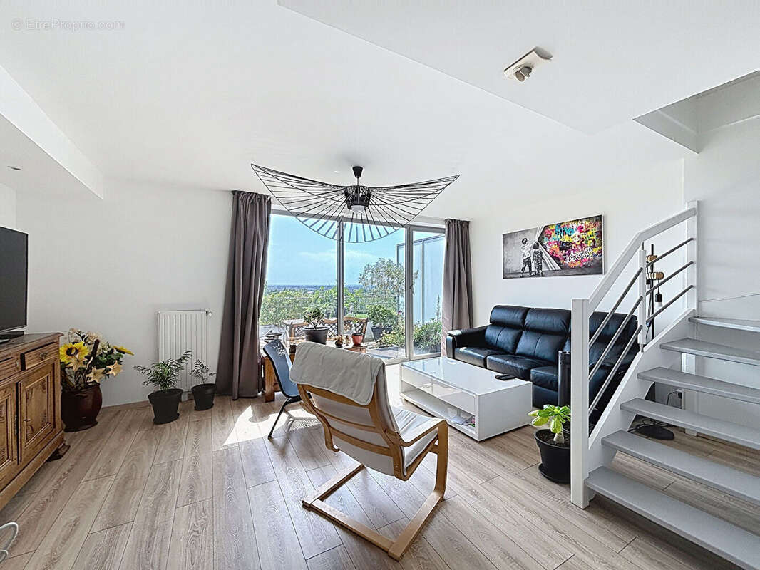 5 pièces - duplex -  3 chambres - 2 terrasses - récent - La Courrouze - Rennes/Saint-Jacques - photo 2