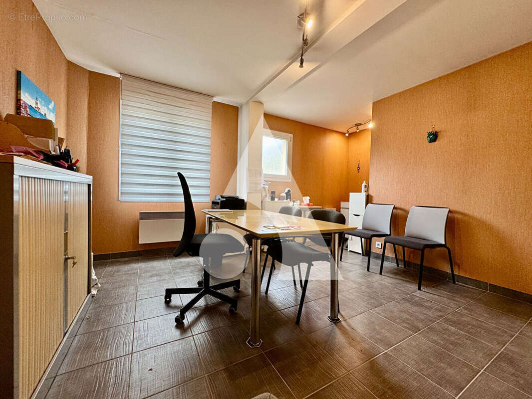 Commerce à CORBEIL-ESSONNES