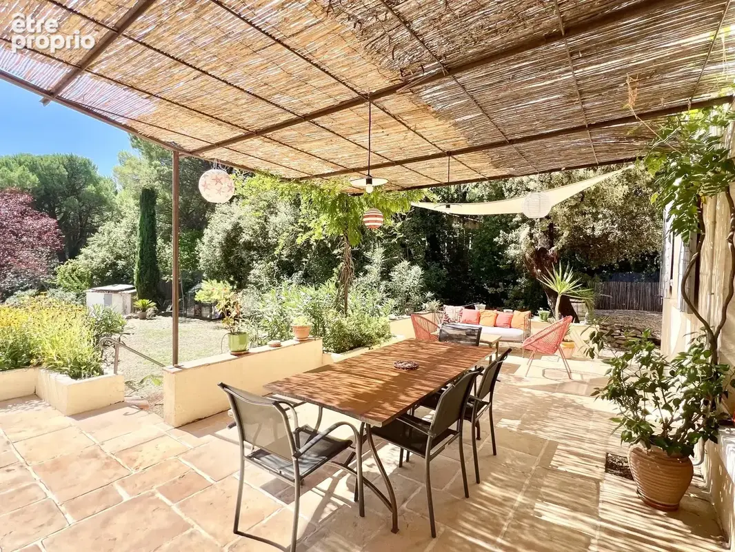 Bastide provençale de charme de 183.51 m² sur 1 980 m² de terrain paysagé avec piscine - photo 19