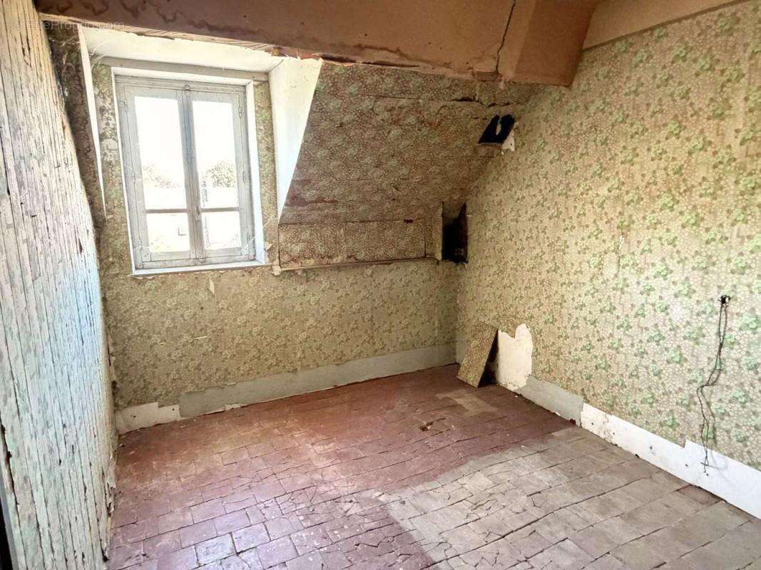 Maison de caractère à vendre au cœur du village de René - photo 11