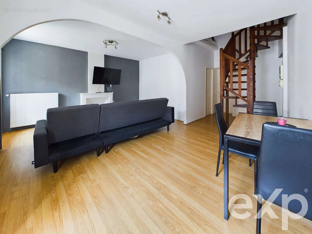 Appartement à LA TOUR-DU-PIN