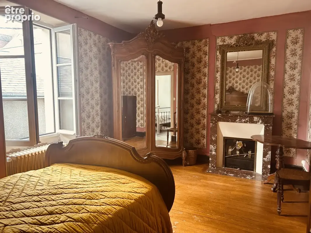 A VENDRE - Maison 5 pièces avec dépendances à Argenton-sur-Creuse centre-ville - photo 6