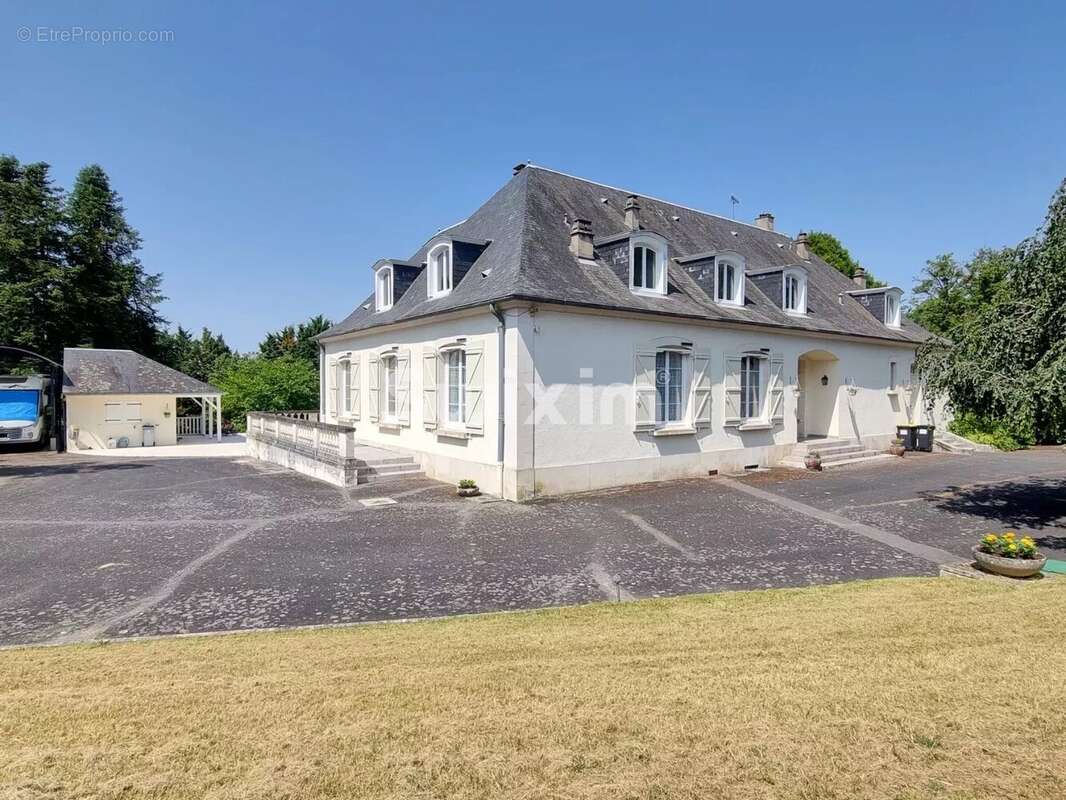 Maison à VARENNES-VAUZELLES