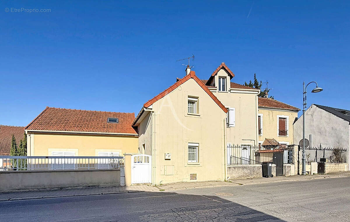Maison à MAREUIL-LES-MEAUX