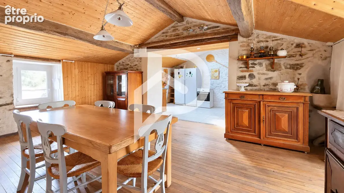 Maison en pierre 5 pièces 149 m² - photo 2